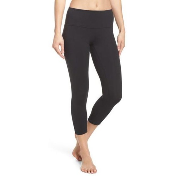 Zella Pants - Zella live in high rise crop capri leggings black